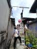 เทศบาลตำบลบางปะหัน มอบหมายงานให้ช่างไฟฟ้า แก้ไขไฟที่ชุดรุด